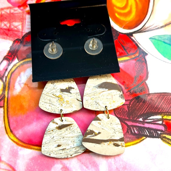 Stone look. Three tier lightweight earrings. Earthy natural - Picture 2 of 4